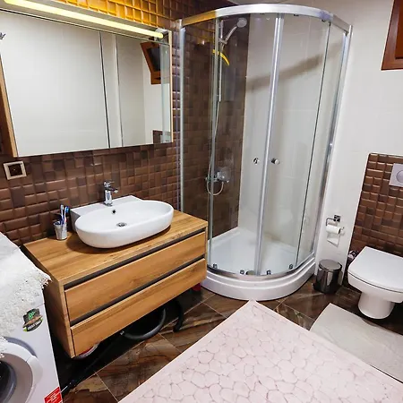 Apartment Glade Daily Weekly Rentals! *